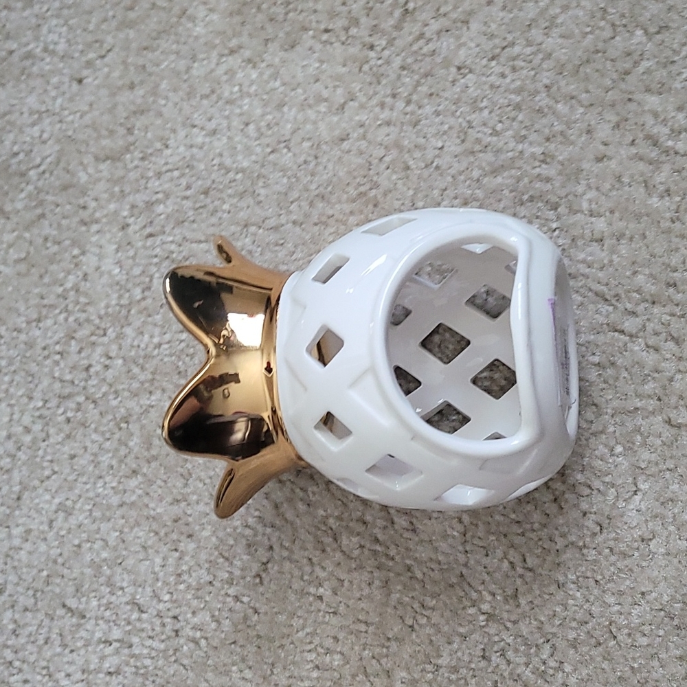 Yankee candle holder